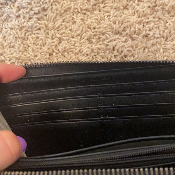Burberry Check Wallet - Picture 6 of 7